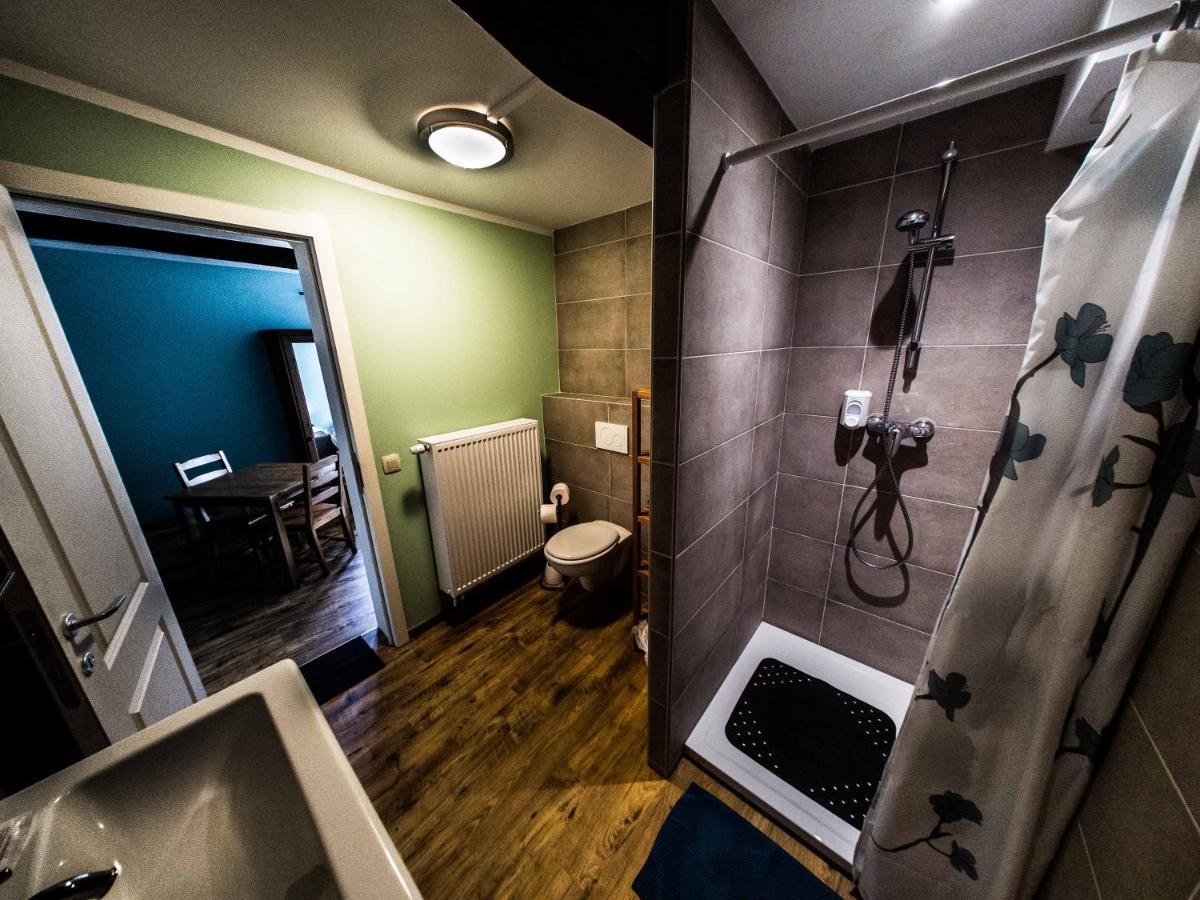 B&B Aux 10 Clefs Дюрби Екстериор снимка
