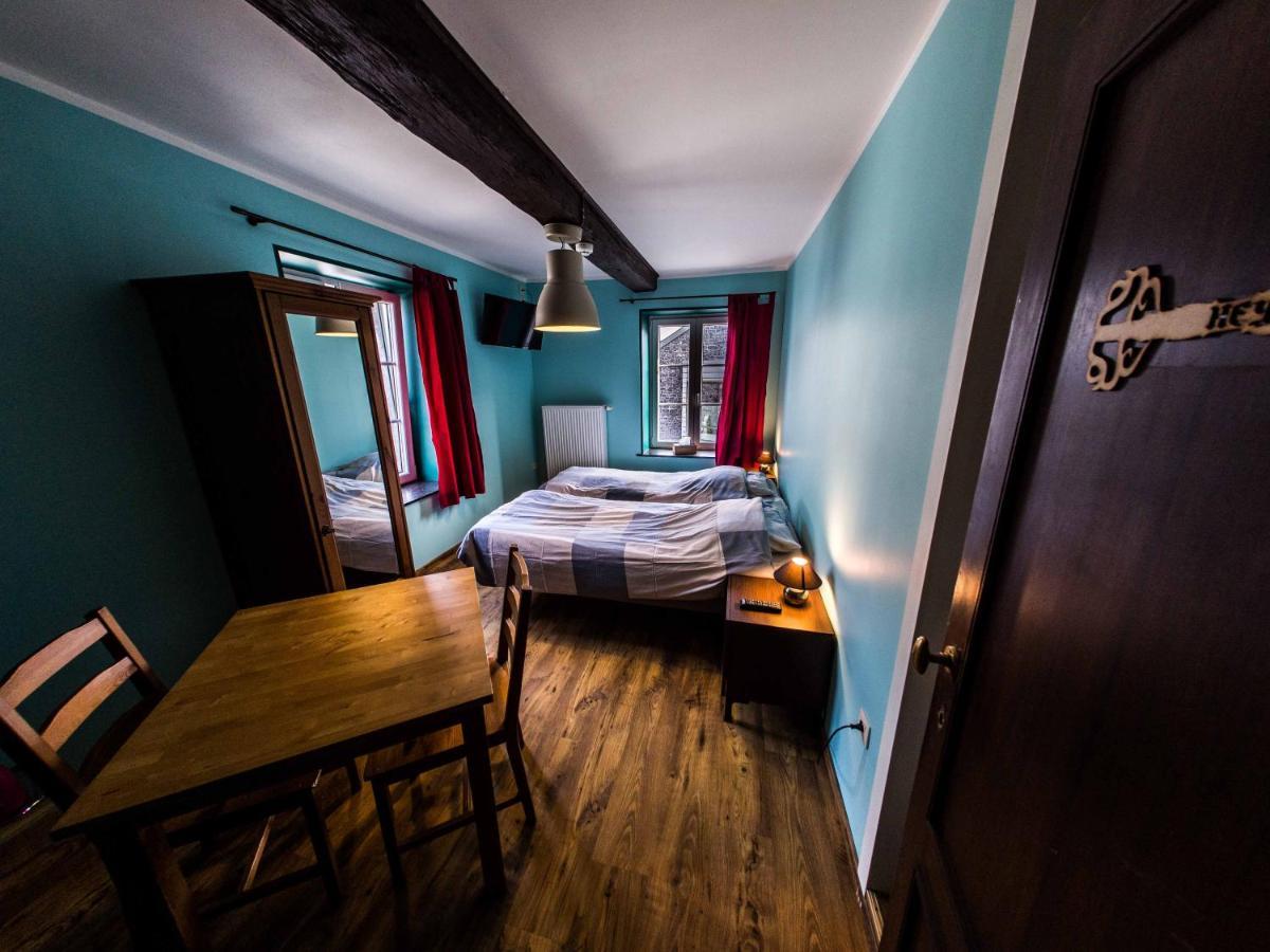 B&B Aux 10 Clefs Дюрби Екстериор снимка