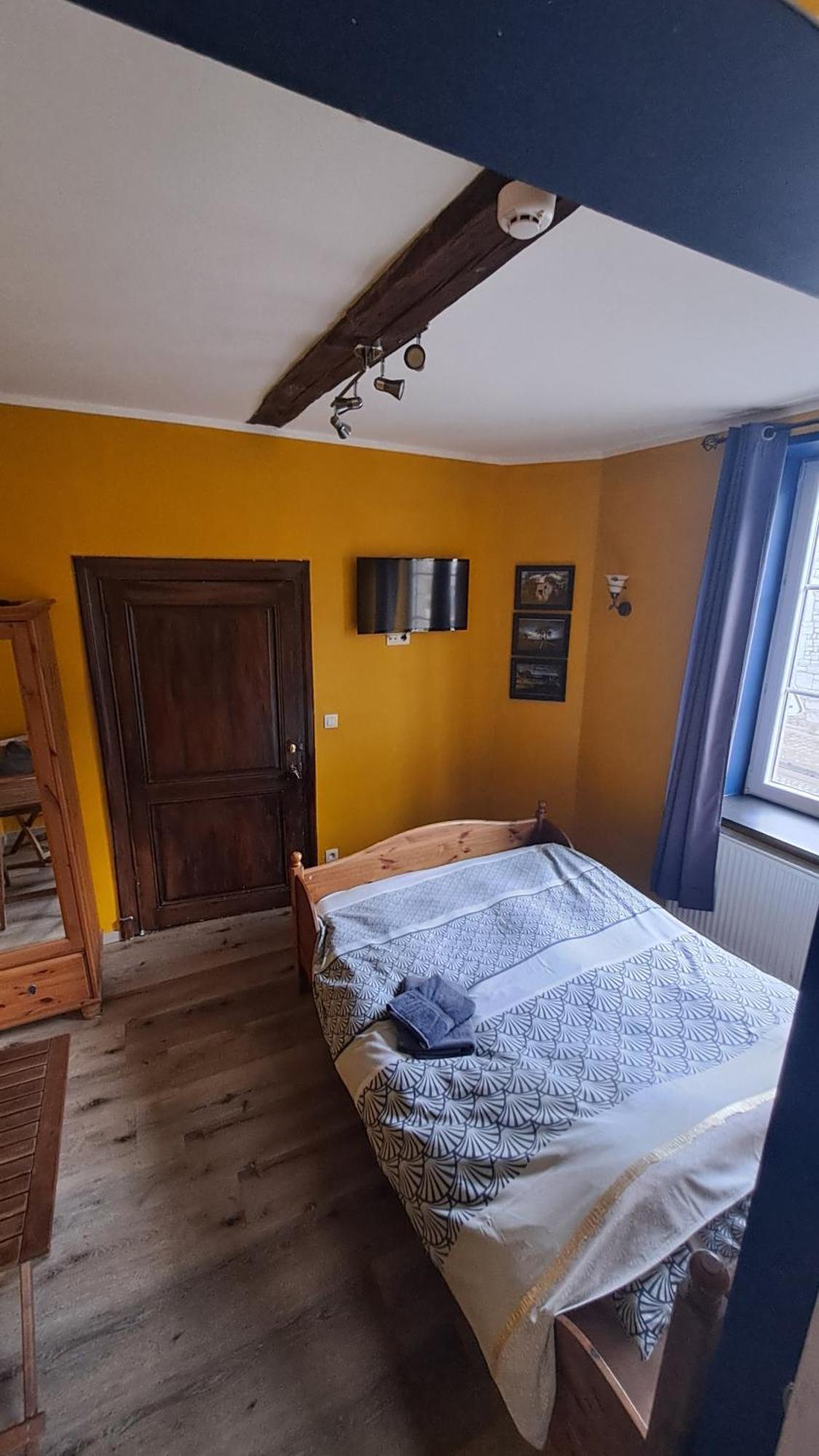 B&B Aux 10 Clefs Дюрби Екстериор снимка
