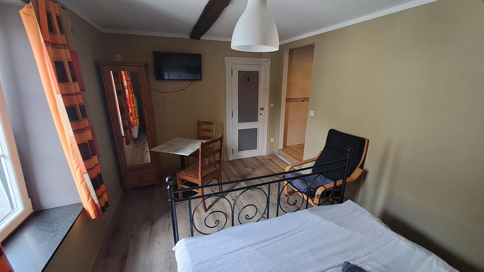 B&B Aux 10 Clefs Дюрби Екстериор снимка