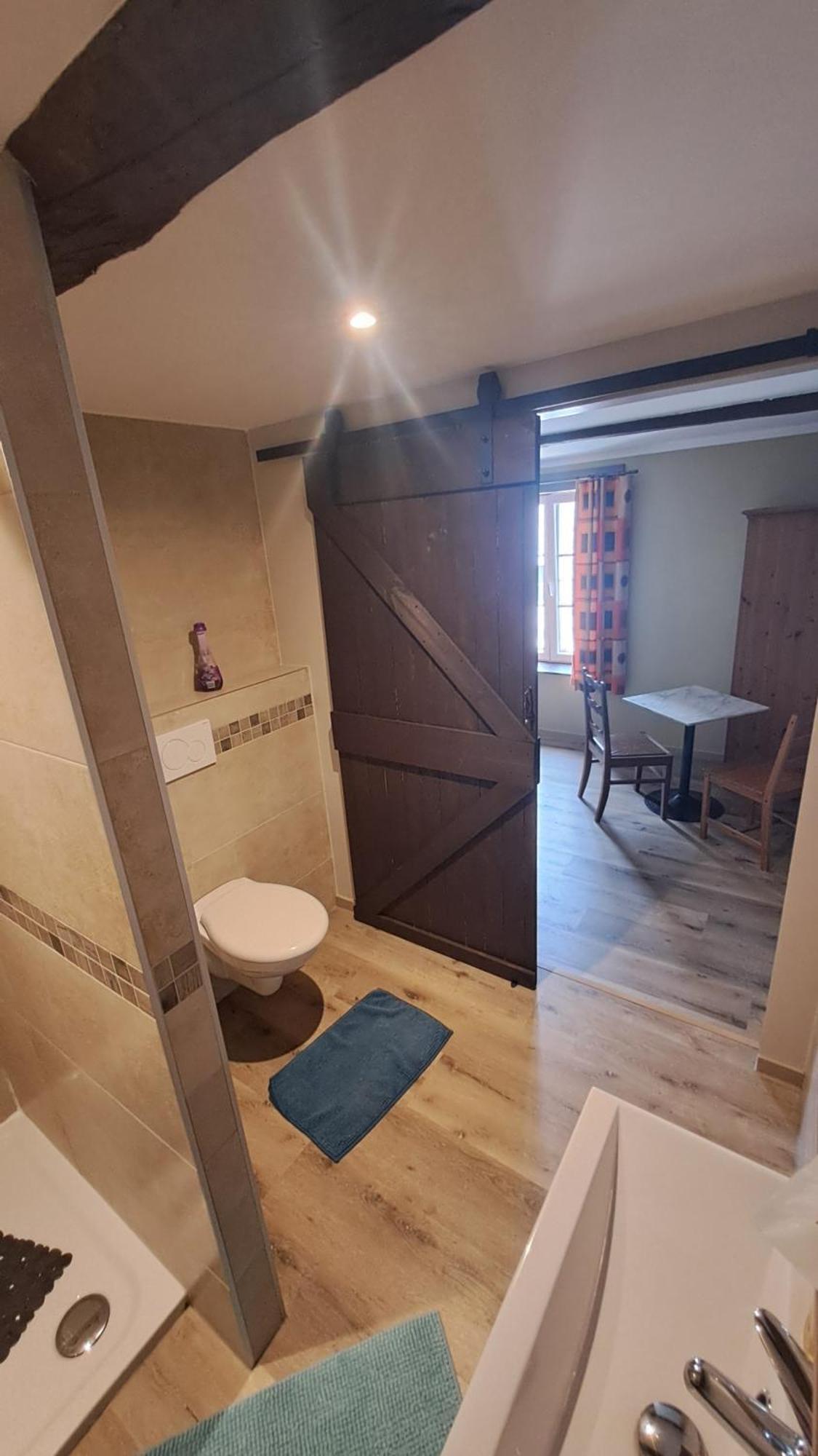 B&B Aux 10 Clefs Дюрби Екстериор снимка