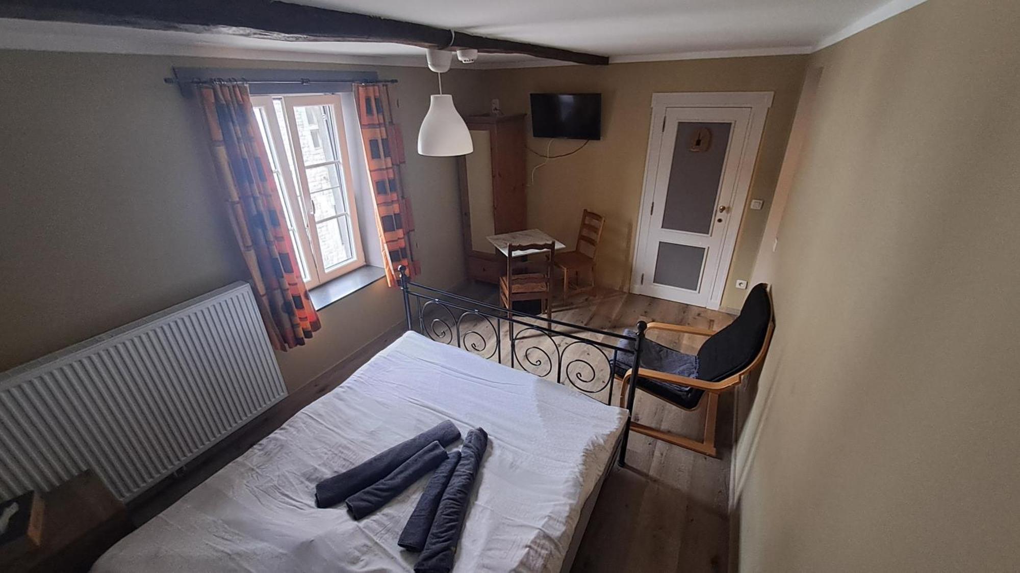 B&B Aux 10 Clefs Дюрби Екстериор снимка